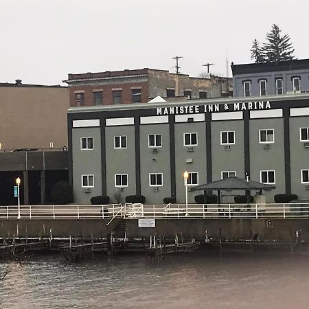 Manistee Inn & Marina Exterior foto